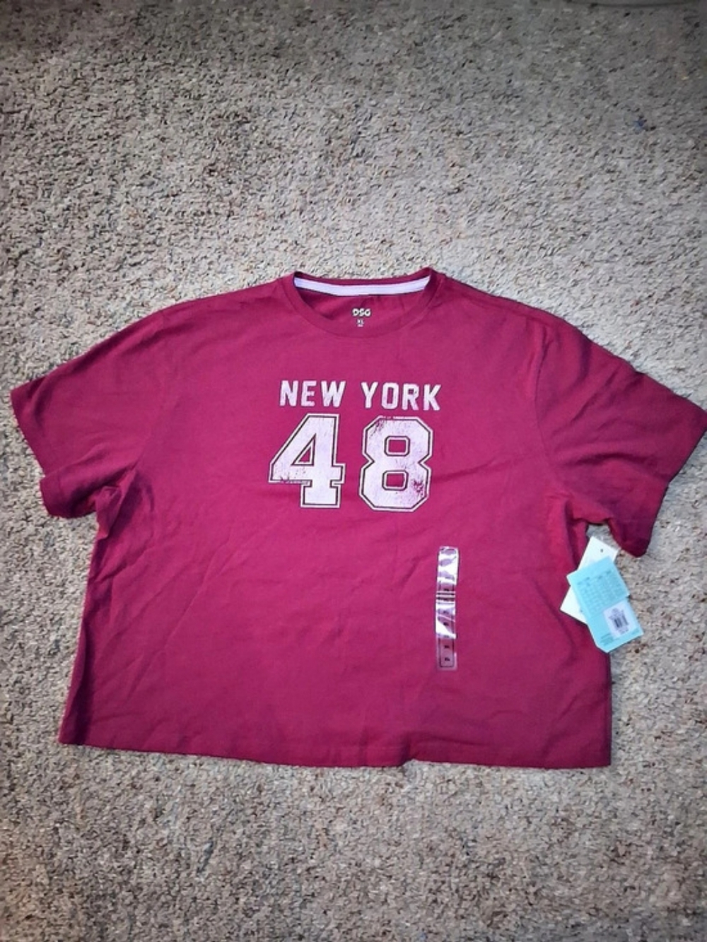 DSG New York 48 Graphic Tee in Burgundy Size XL (16) NWT